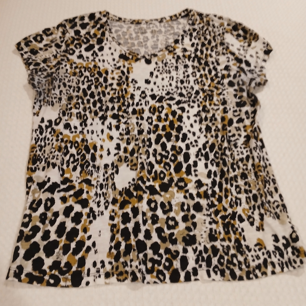 New Direction XL Leopard Print Kids Shirt